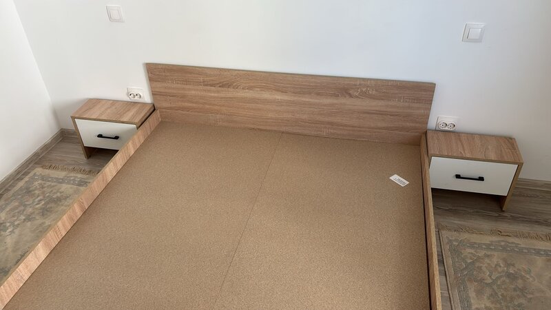 Pat 160/200 + 2 noptiere de vanzare,
